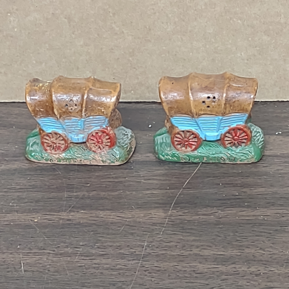 MPI Vintage 1947 Covered Wagon Wild West Salt & Pepper Shakers Set Souvenir